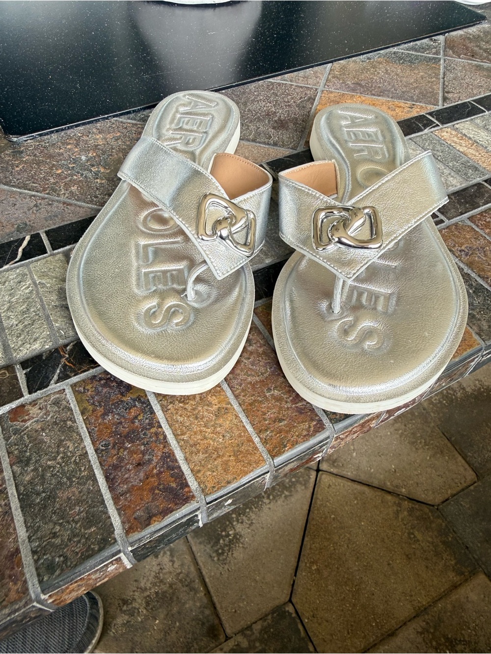 AEROSOLES Silver Metallic Platform Thong Sandals with Heart-Link Accent